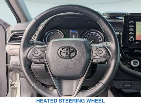 Used 2022 Toyota Camry SE w/ Cold Weather Package FWD image 18