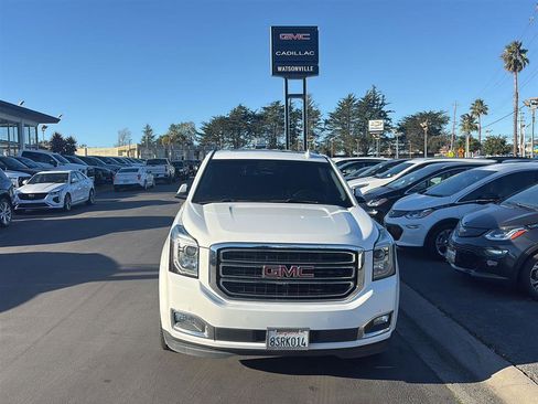 Used 2018 GMC Yukon SLT image 3