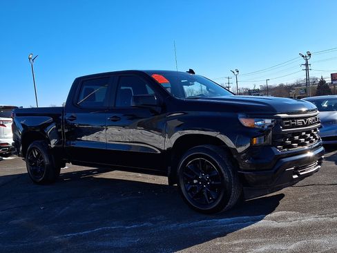 Used 2024 Chevrolet Silverado 1500 Custom image 3