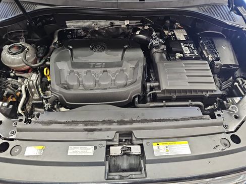 Used 2024 Volkswagen Tiguan SE image 28