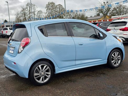 Used 2015 Chevrolet Spark LT image 29