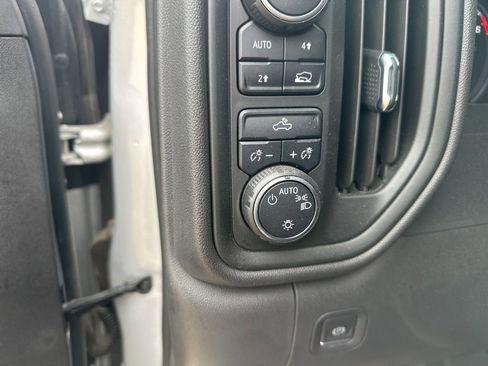 Used 2022 Chevrolet Silverado 1500 Custom AWD/4WD image 8