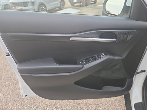 New 2026 Kia Seltos LX image 5