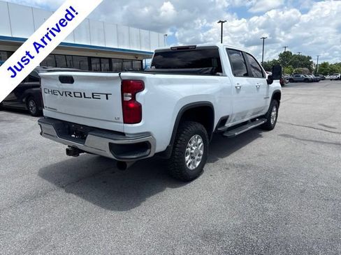 Used 2022 Chevrolet Silverado 2500 LT w/ Convenience Package AWD/4WD image 3