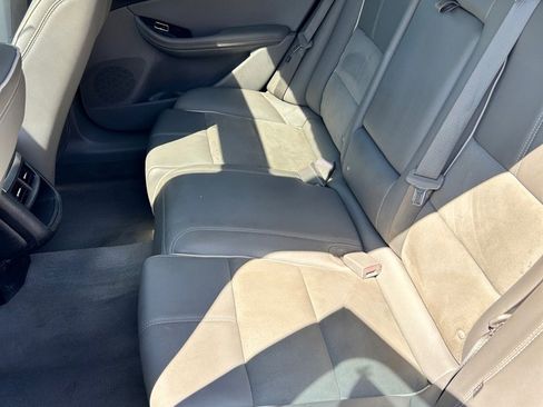 Used 2015 Chevrolet Impala LT w/ Convenience Package image 8