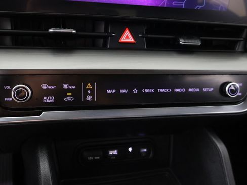 Used 2024 Kia Sportage EX FWD image 50