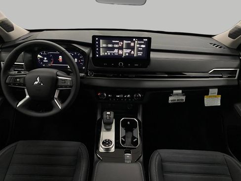 New 2025 Mitsubishi Outlander SE image 20