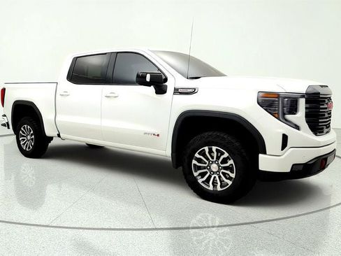Used 2023 GMC Sierra 1500 AT4 w/ Technology Package AWD/4WD image 3