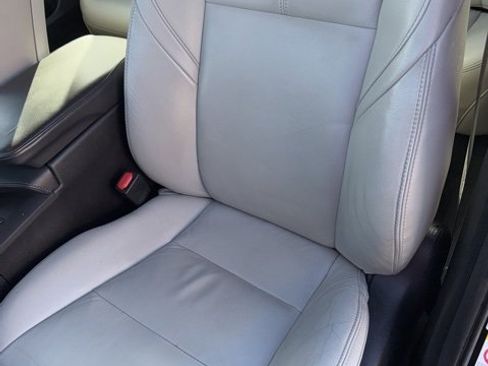 Used 2018 Toyota Avalon XLE Premium image 11