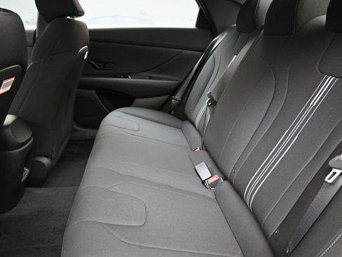 Certified 2025 Hyundai Elantra Sport FWD image 19