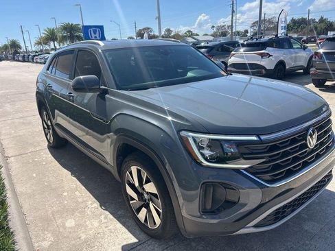 Used 2024 Volkswagen Atlas Cross Sport SE AWD/4WD image 3