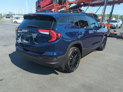 Used 2023 GMC Terrain SLE w/ Driver Convenience Package AWD/4WD image 8