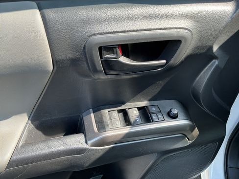 Used 2023 Toyota Tacoma SR5 w/ Technology Package RWD image 15