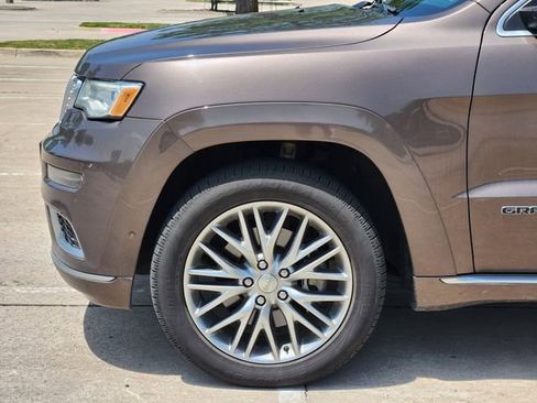 Used 2017 Jeep Grand Cherokee Summit AWD/4WD image 8