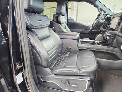 New 2026 Ford F350 Platinum w/ FX4 Off-Road Package image 41