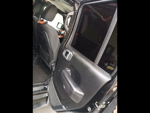 Used 2021 Jeep Gladiator Mojave image 10