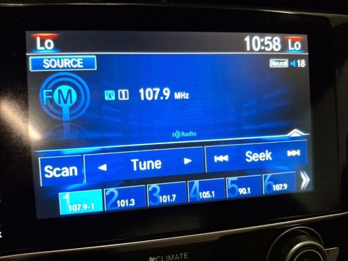 Used 2017 Honda Civic EX-T image 21