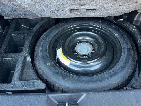 Used 2015 Nissan Juke SL image 26