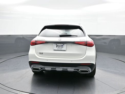 Used 2025 Mercedes-Benz GLC 350e 4MATIC image 7