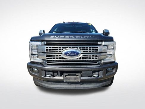 Used 2019 Ford F250 Platinum w/ Platinum Ultimate Package AWD/4WD image 2