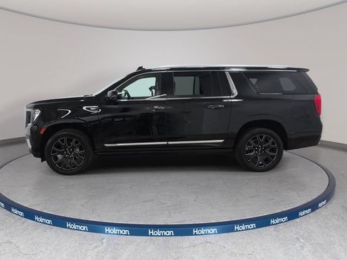 Used 2024 GMC Yukon XL Denali AWD/4WD image 9