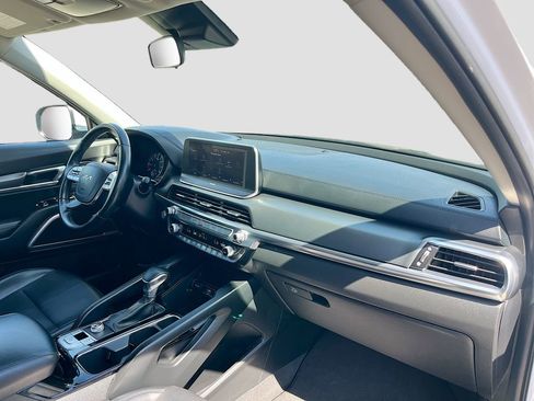 Used 2022 Kia Telluride LX FWD image 30