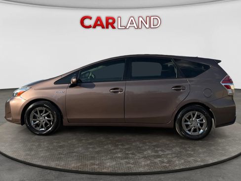 Used 2015 Toyota Prius V Three FWD image 2