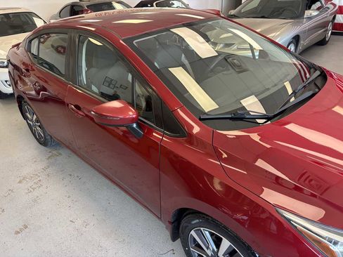 Used 2020 Nissan Versa SV w/ Trunk Package FWD image 4