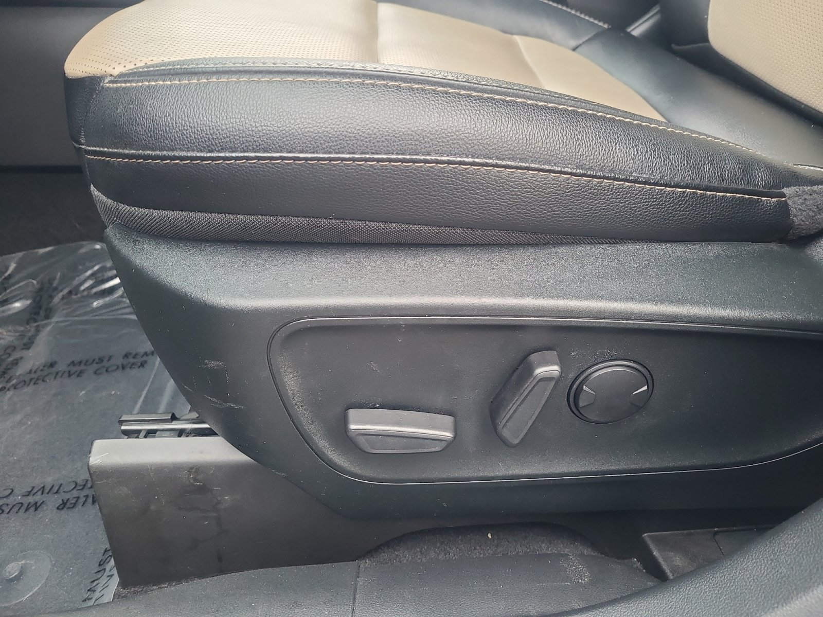 Certified 2022 Ford Escape Titanium w/ Titanium Premium Package FWD image 14