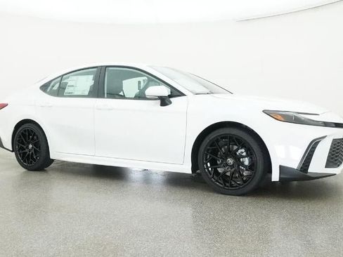New 2026 Toyota Camry SE image 28