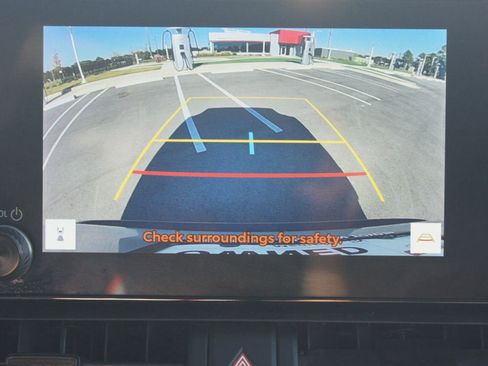 Used 2024 Toyota RAV4 XLE image 6