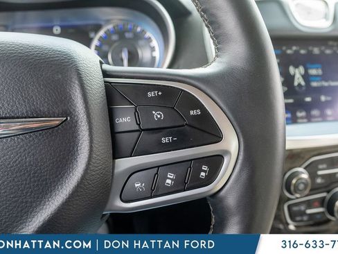 Used 2018 Chrysler 300 Limited w/ Safetytec Plus Group RWD image 13
