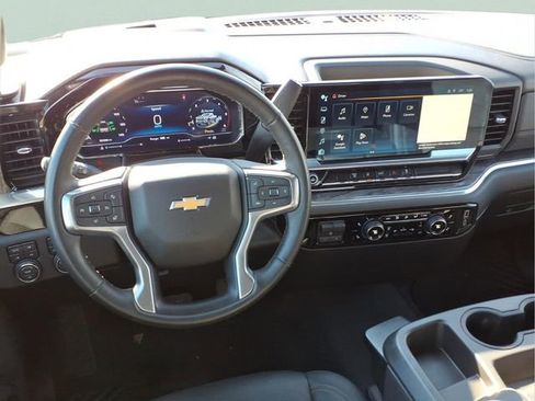 Used 2024 Chevrolet Silverado 2500 LTZ image 18