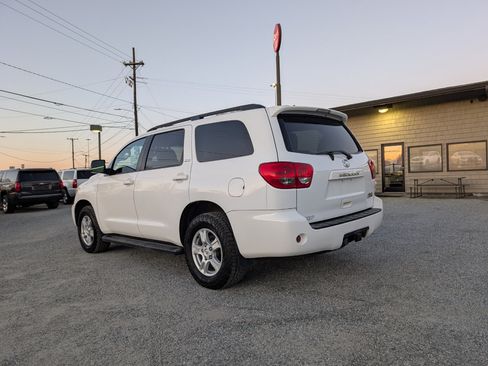 Used 2013 Toyota Sequoia SR5 image 9