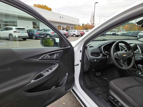 Used 2024 Chevrolet Malibu LT image 23