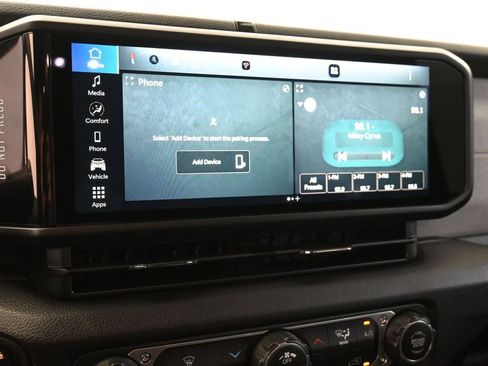 Used 2025 Jeep Wrangler Unlimited Sport AWD/4WD image 3