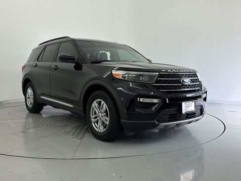 Used 2023 Ford Explorer XLT w/ Equipment Group 202A RWD image 7