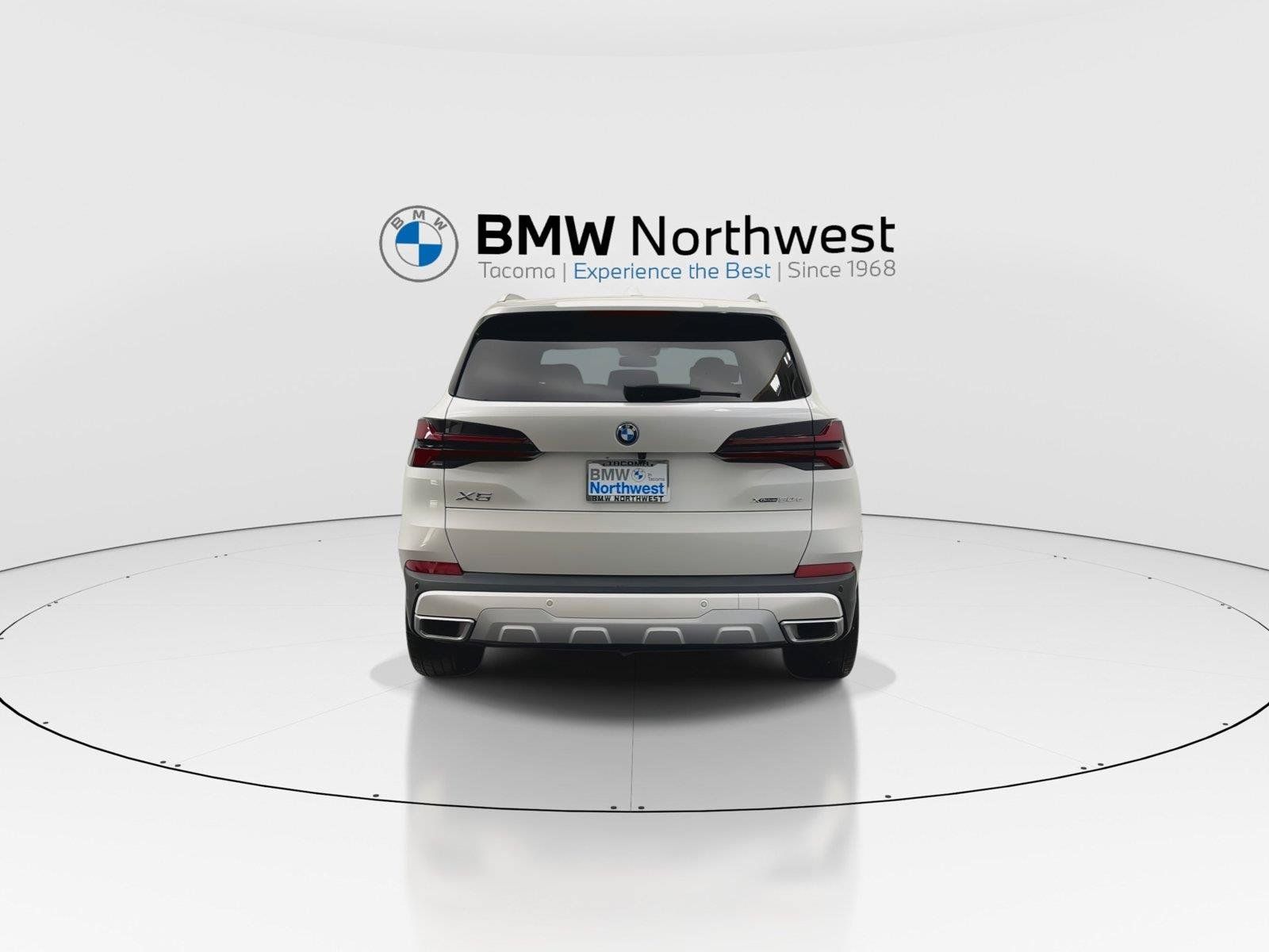 Used 2024 BMW X5 xDrive50e w/ Premium Package AWD/4WD image 2