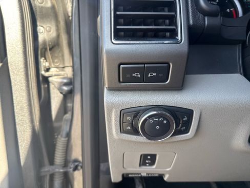 Used 2019 Ford F250 XLT w/ XLT Premium Package image 26