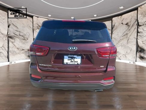 Used 2020 Kia Sorento LX AWD/4WD image 3