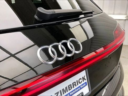 Used 2019 Audi e-tron Prestige w/ Prestige Package image 32