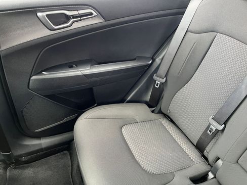 Used 2025 Kia Sportage LX AWD/4WD image 39