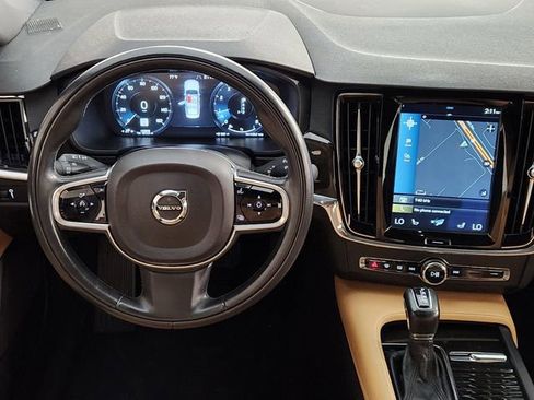 Used 2018 Volvo S90 T5 Momentum w/ Convenience Package FWD image 27