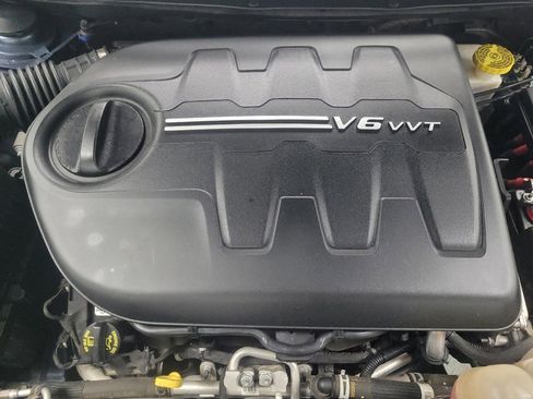 Used 2019 Jeep Cherokee Trailhawk w/ Comfort/Convenience Group AWD/4WD image 30
