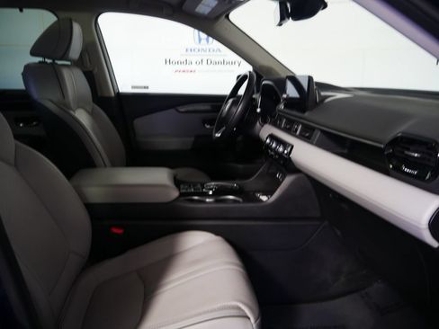 Certified 2023 Honda Pilot Elite image 6