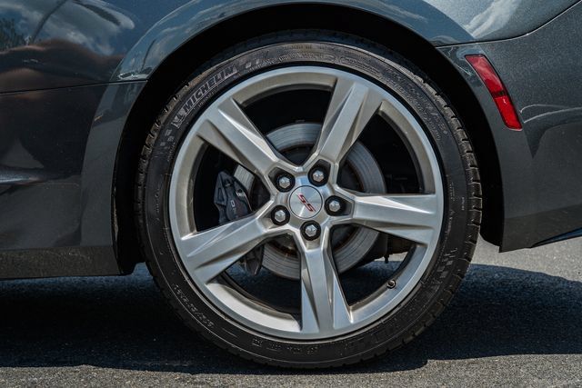 Used 2018 Chevrolet Camaro SS RWD image 19