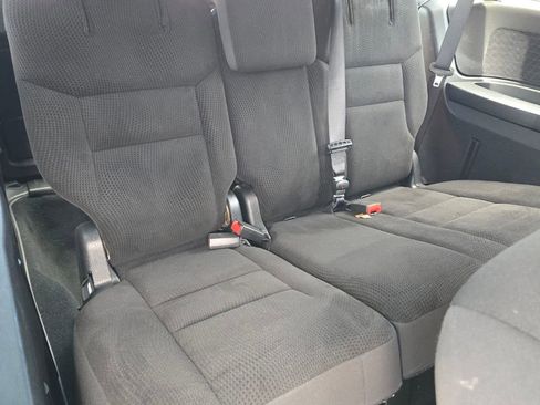 Used 2018 Dodge Grand Caravan SE FWD image 18