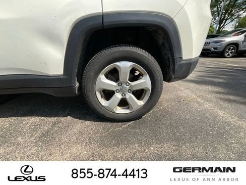 Used 2018 Jeep Compass Latitude w/ Cold Weather Group AWD/4WD image 22