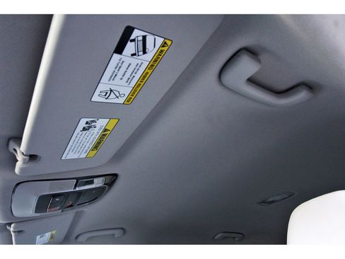 Used 2025 Hyundai Tucson SE FWD image 29