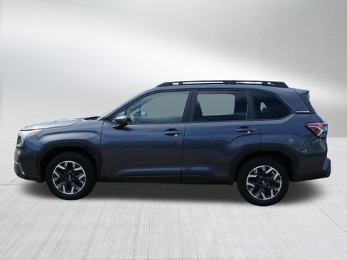 Used 2025 Subaru Forester Premium AWD/4WD image 4